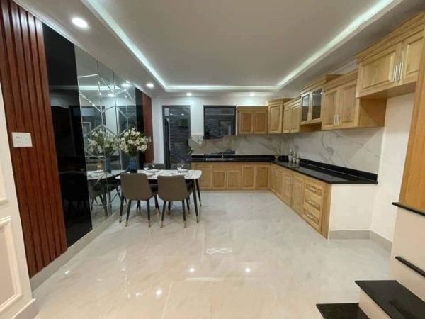 Bán nhà lô góc 5 tầng tại Đường Nguyễn Sơn, Phường Bồ Đề, Long Biên, Hà Nội